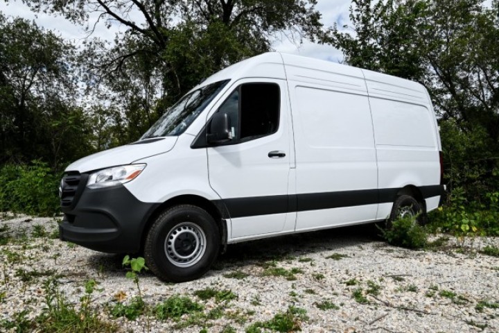 2023 Mercedes-Benz Sprinter High Roof 144in