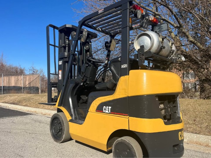 Forklift Cat C4000 4,000 lbs