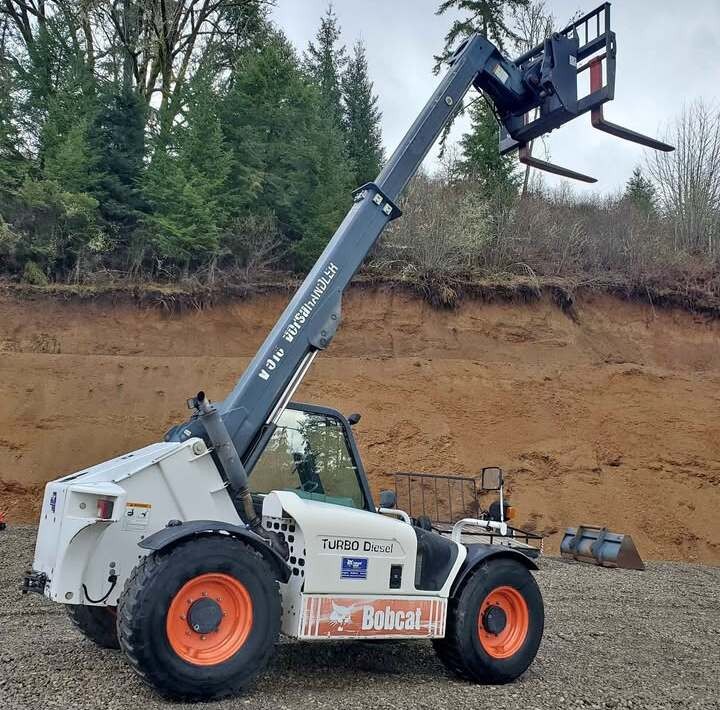 Forklift Bobcat V518 Versahandler 5,000 lbs