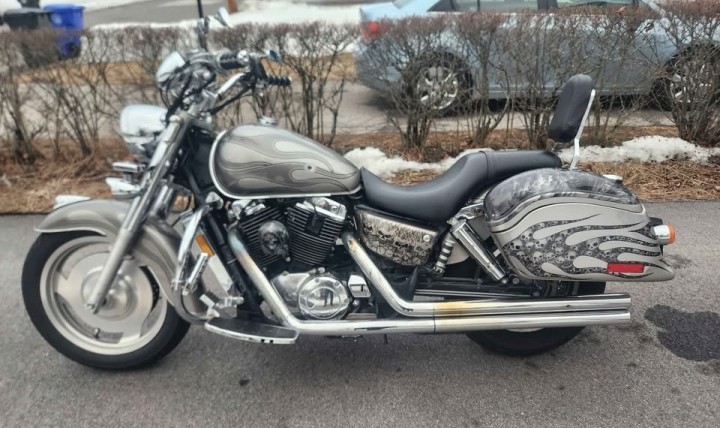 2002 Honda Sabre VF1100S