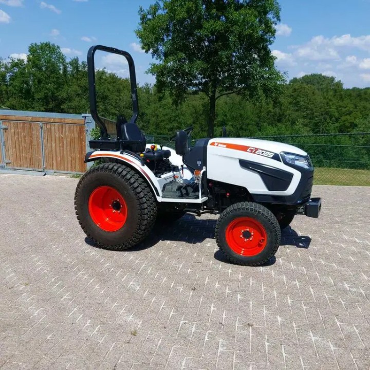 Tractor Bobcat CT2025 HST