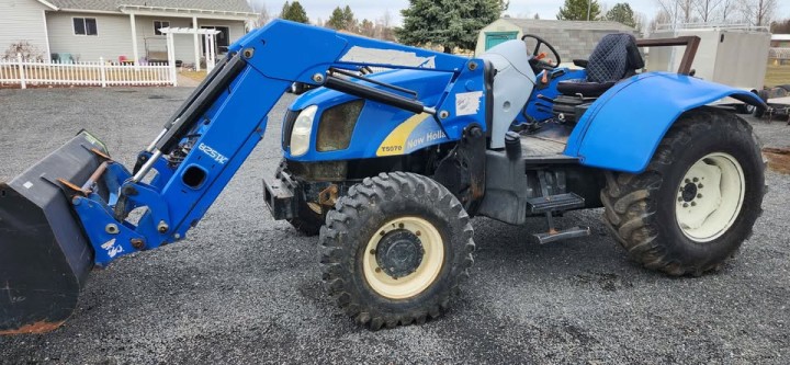 New Holland 115 HP Farm Tractor
