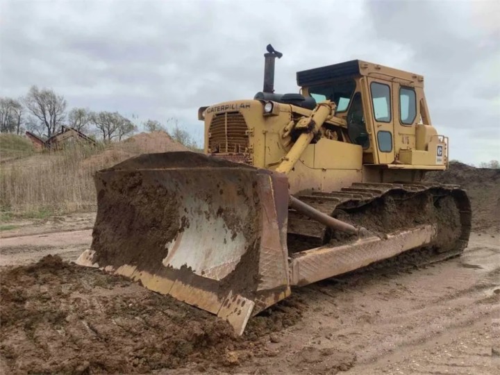 1981 Caterpillar D9H Dozer