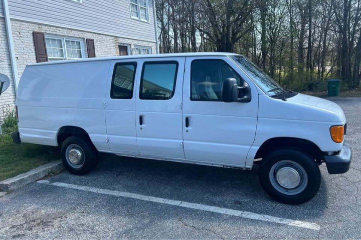 2006 Ford E-250 Super Duty Cargo Van