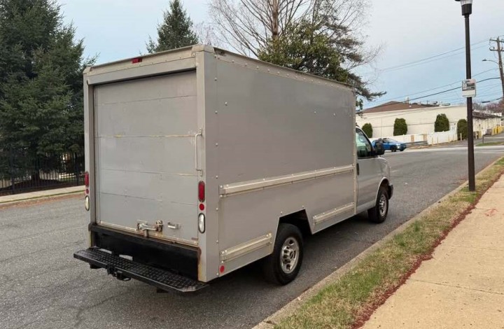 2006 GMC Savana Cutaway Van Cab-Chassis