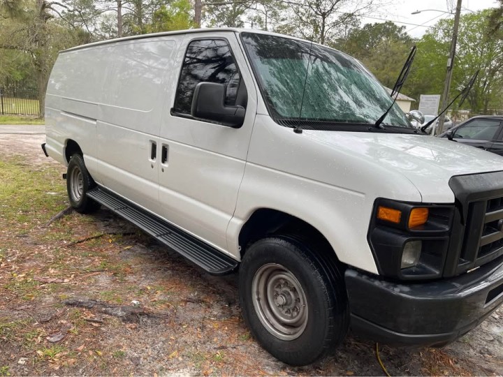 2010 Ford E-350 Super Duty Cargo Van