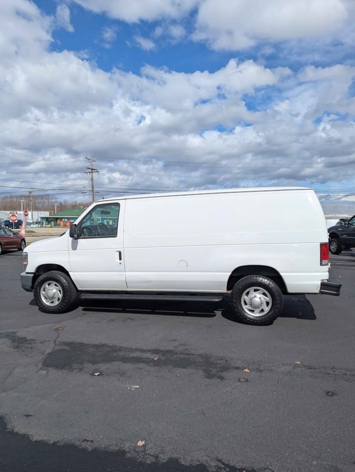 2014 Ford E-250 Cargo Van