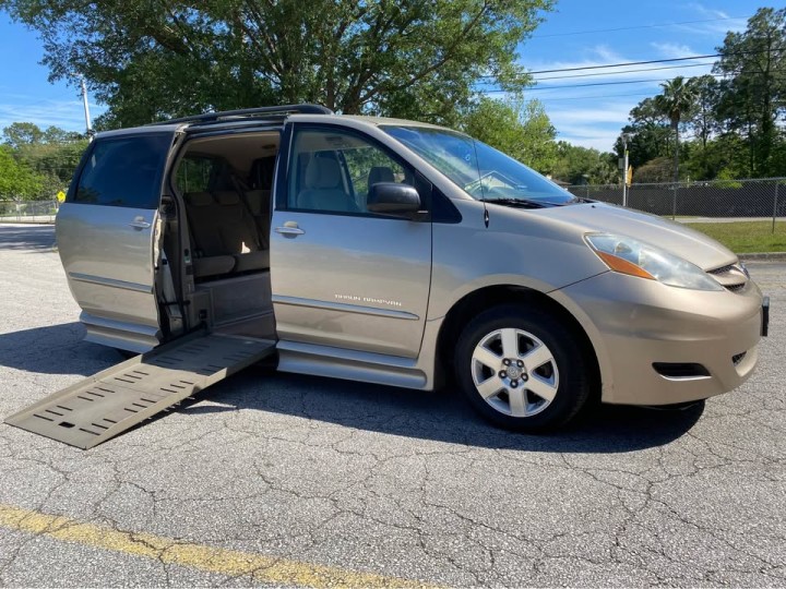 2008 Toyota Sienna Wheelchair Handicap Van