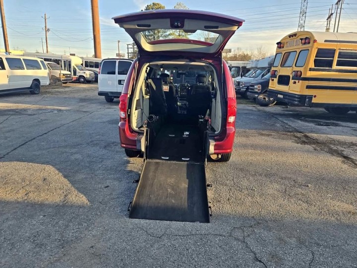 2015 Dodge Caravan Wheelchair Van