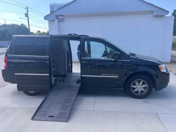 2009 Chrysler Wheelchair Handicap Van