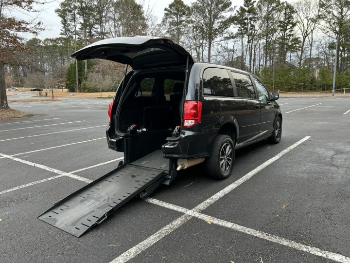 2017 Dodge Grand Caravan Handicap Accessible Van