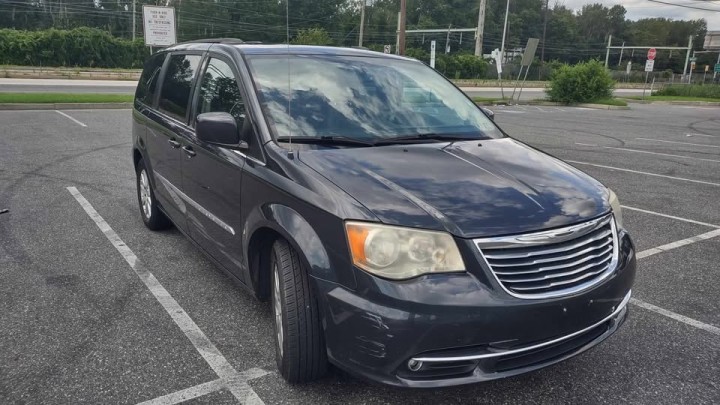 2014 Chrysler Town & Country Touring L Minivan