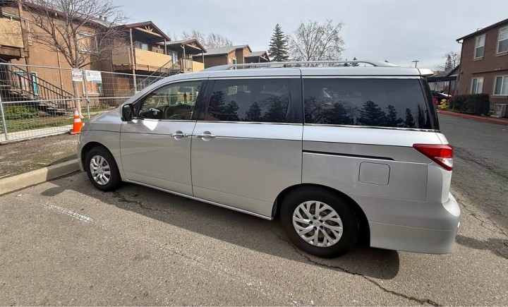 2012 Nissan Quest S Minivan