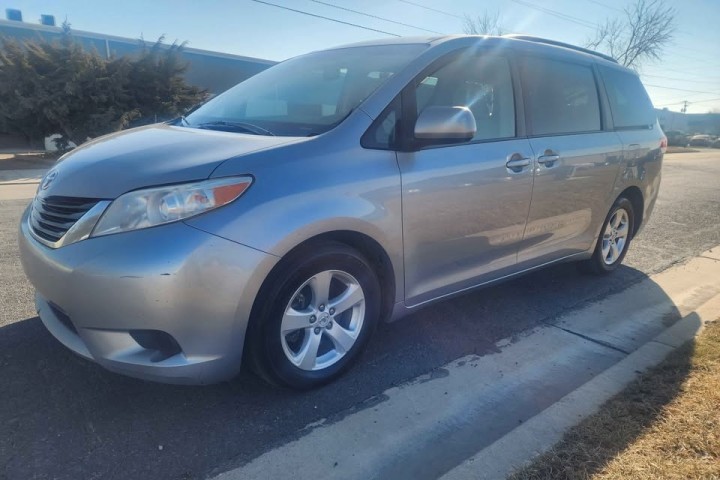 2011 Toyota Sienna XLE Minivan