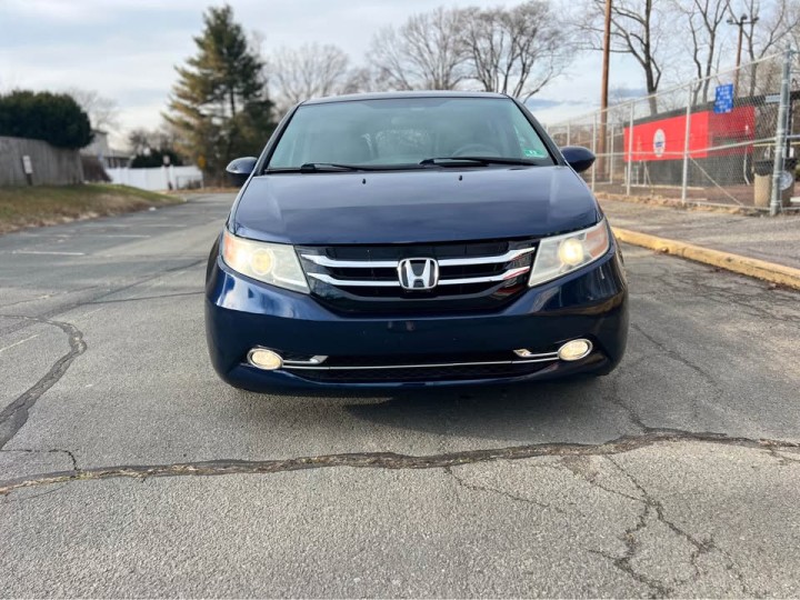 2016 Honda Odyssey LX Minivan