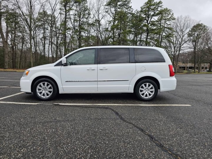 2016 Chrysler Town & Country Touring Minivan