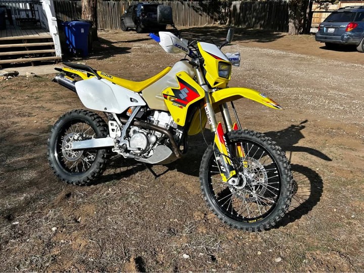 Suzuki DR-Z 400 Dirt Bike