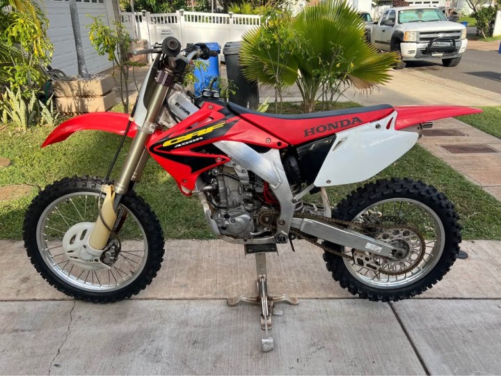 Honda CRF450R Dirt Bike
