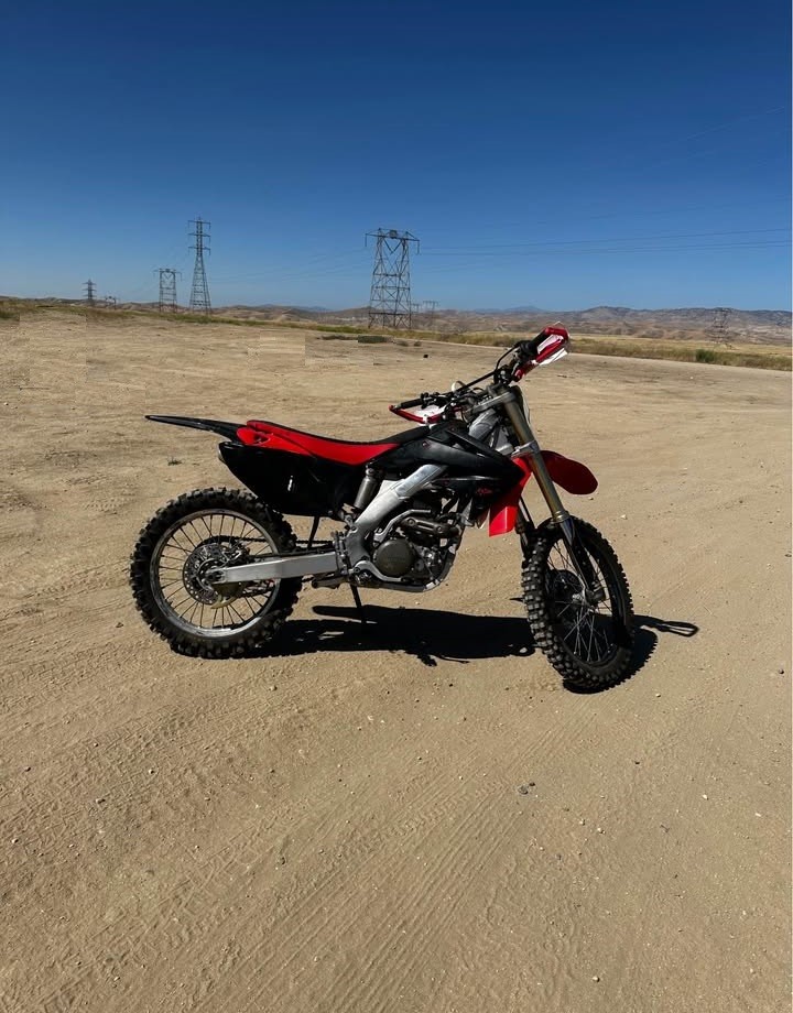 Honda CRF250R Motocross Dirt Bike
