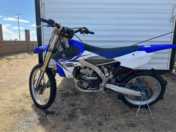 Yamaha YZ450F Professional-grade 450cc Motocross Dirt Bike