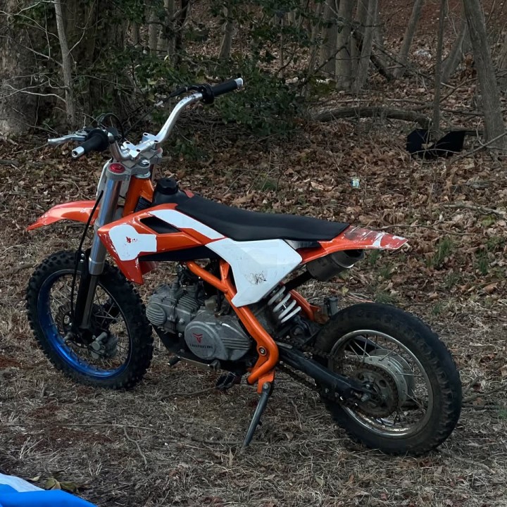 Apollo DB24 110cc Dirt Bike
