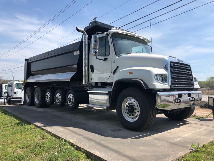 Freightliner 114SD Dump Truck