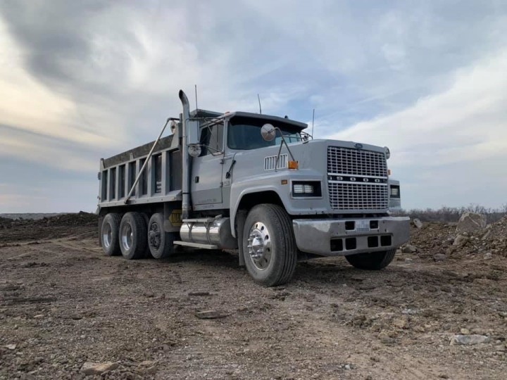 Ford LTL-9000 Dump Truck