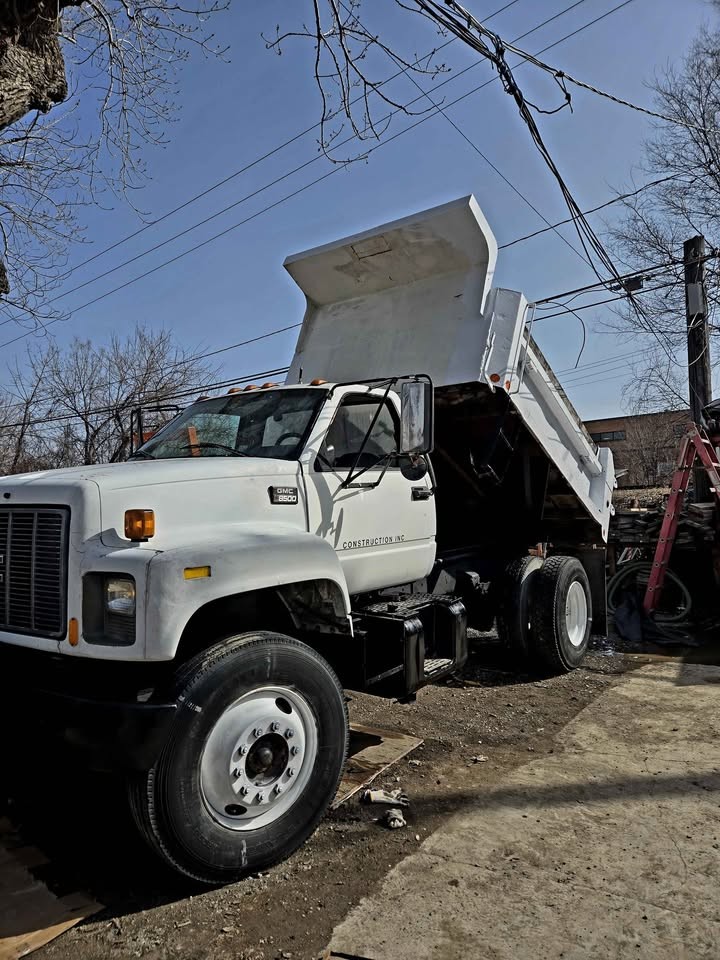 GMC C7500 Dump Truck