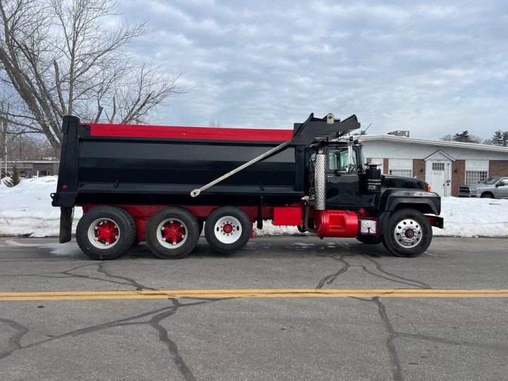 Mack RD688S Tri-Axle Dump Truck