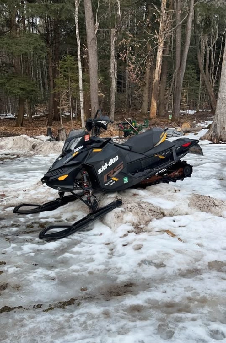 2013 Ski-Doo 600 RS Snowmobile