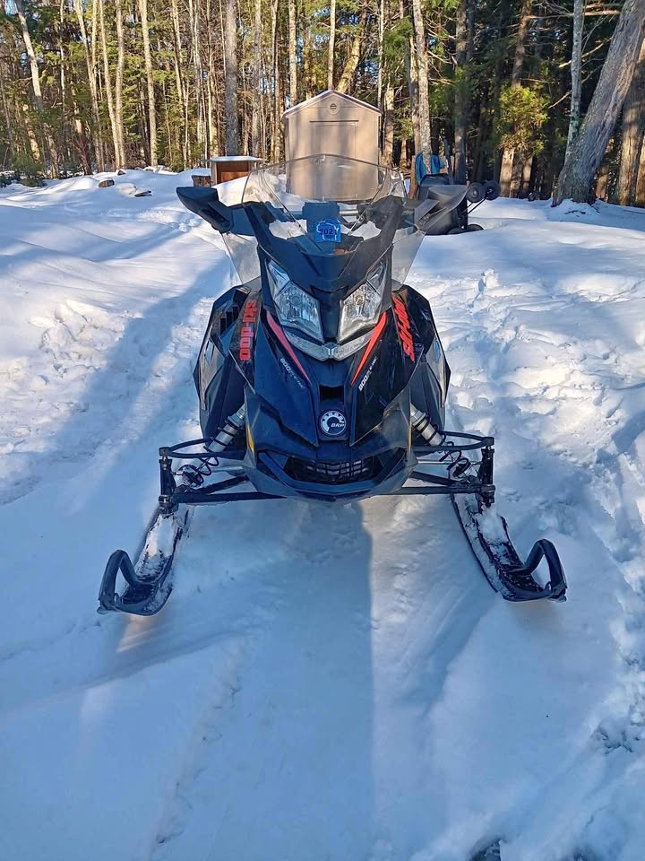 2016 Ski-Doo Renegade Snowmobile