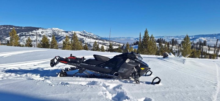 2020 Ski-Doo Summit SP 850 Snowmobile