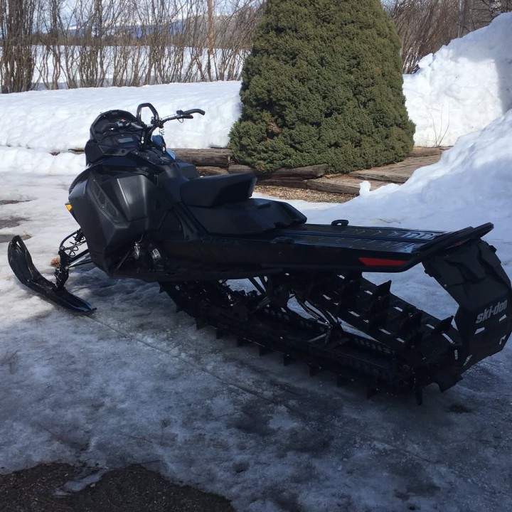2021 Ski-Doo Summit SP Snowmobile
