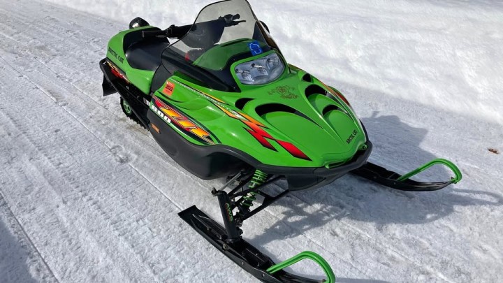 2000 Arctic Cat ZR 600 Snowmobile