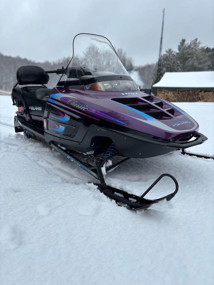 1997 Polaris Indy Touring 500 Classic Snowmobile