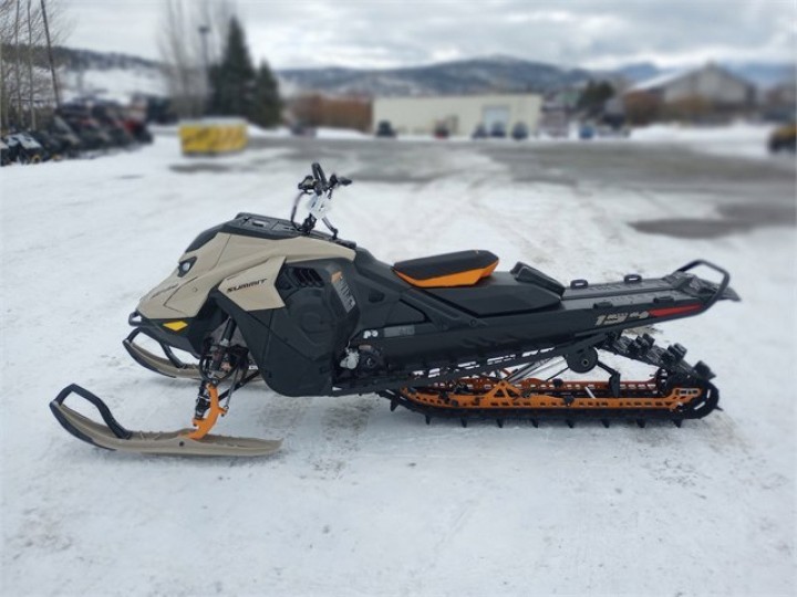 2024 Ski-Doo Summit Adrenaline Snowmobile