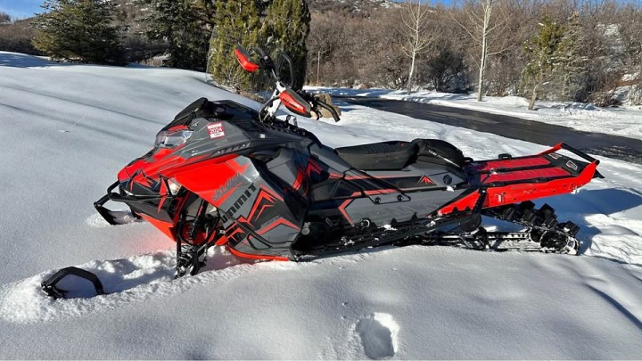 2022 Ski-Doo Summit 850 Turbo Xtrem Snowmobile