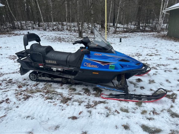 1996 Yamaha Venture 600 Snowmobile