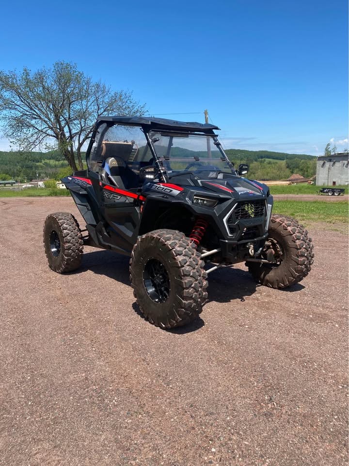 Polaris RZR 1000 XP UTV
