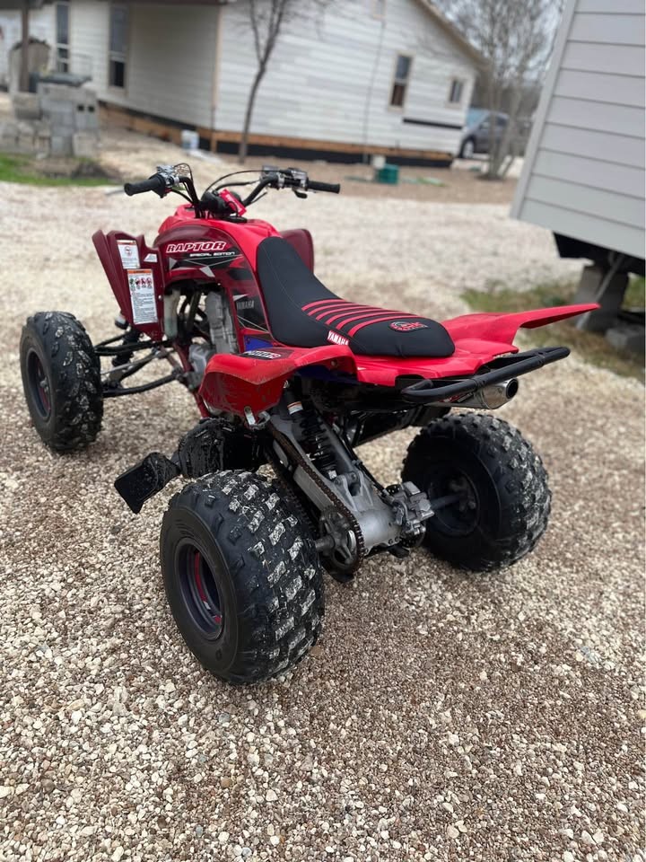 ATV Yamaha Raptor 700