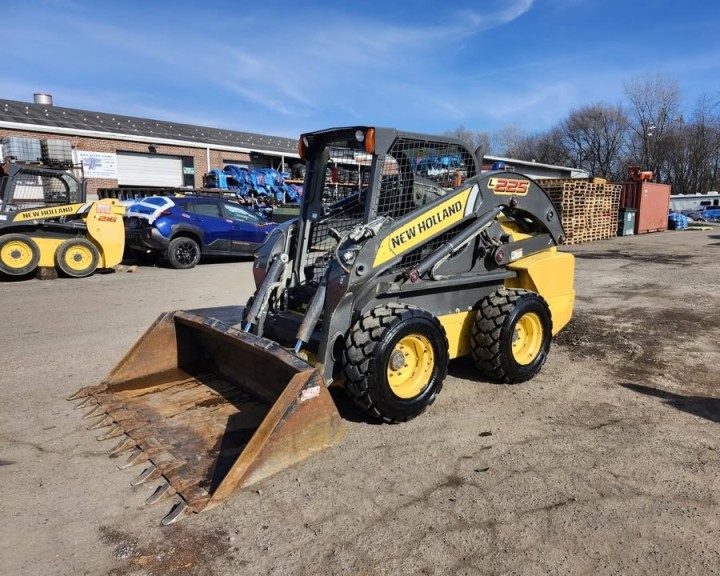 2013 New Holland L225 Loader Skid Steer