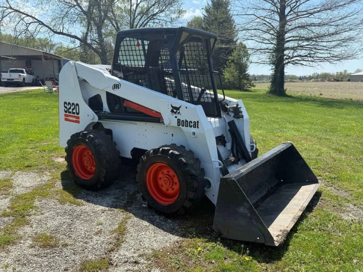 2003 Bobcat S220 Skid-Steer Loader