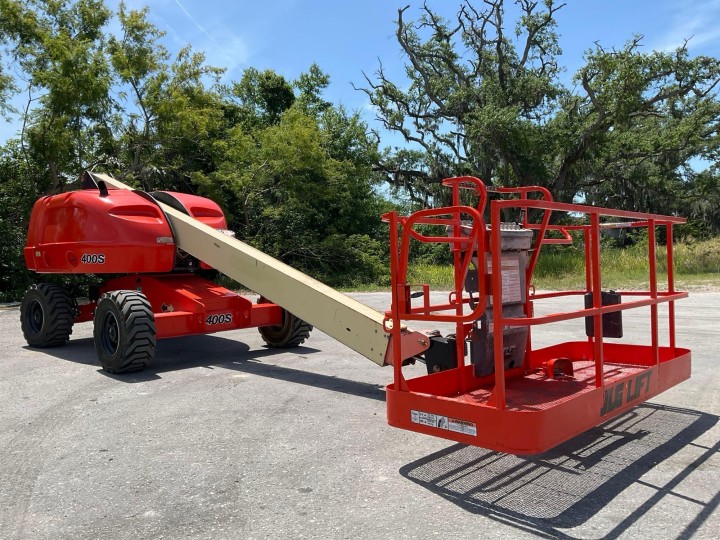 JLG 400S Telescopic Boom Lift