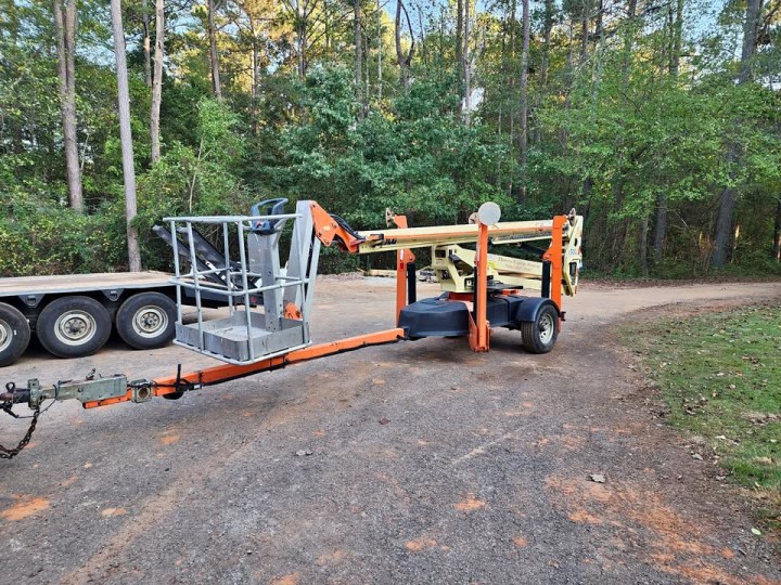 JLG T500J Trailer-Mounted Boom Lift