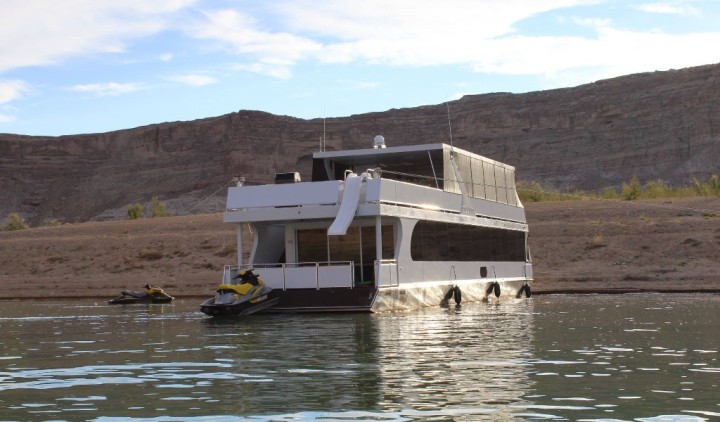 Dreamy Houseboat Vacation On Lake Powell