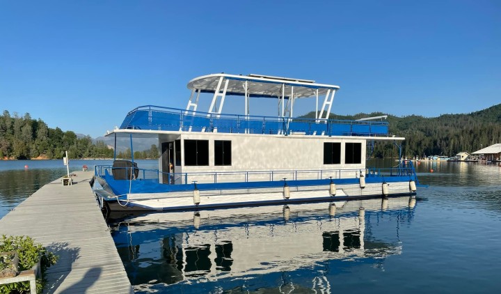 Houseboat on Lake Shasta - Your Perfect Getaway on the Water