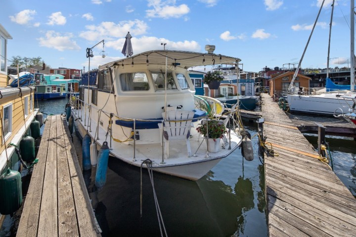Charming Houseboat in Seattle