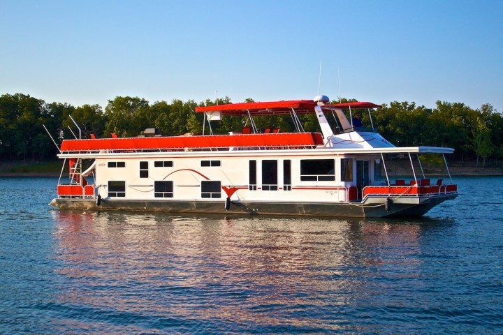 Waterfront Living Made Easy! Houseboat on Lake of the Ozarks