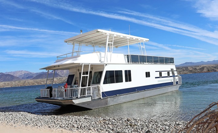 Houseboat on Lake Mead - Live on the Water