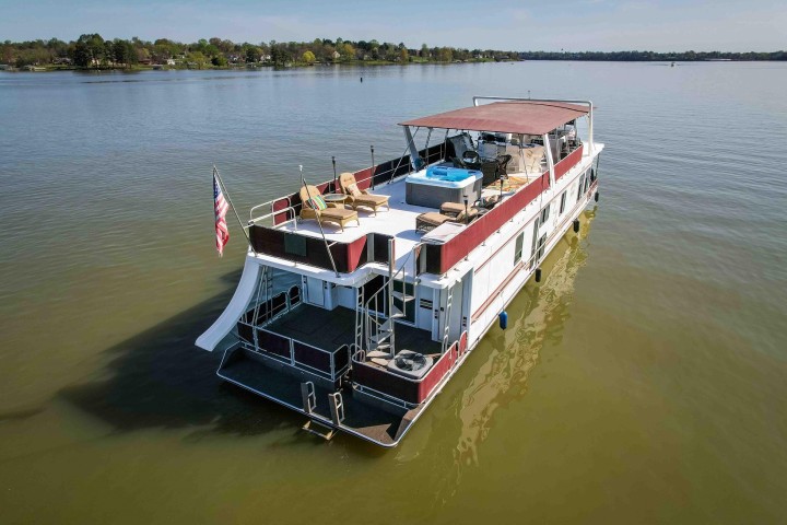 Luxury Houseboat on Table Rock Lake